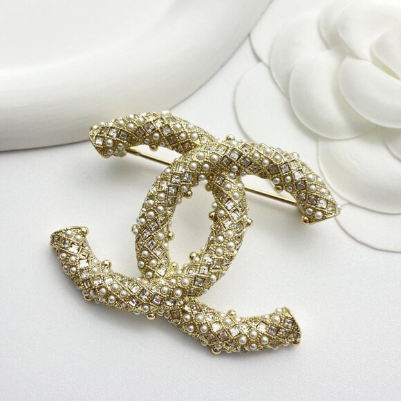 Chanel brooch - Picture 5 of 7